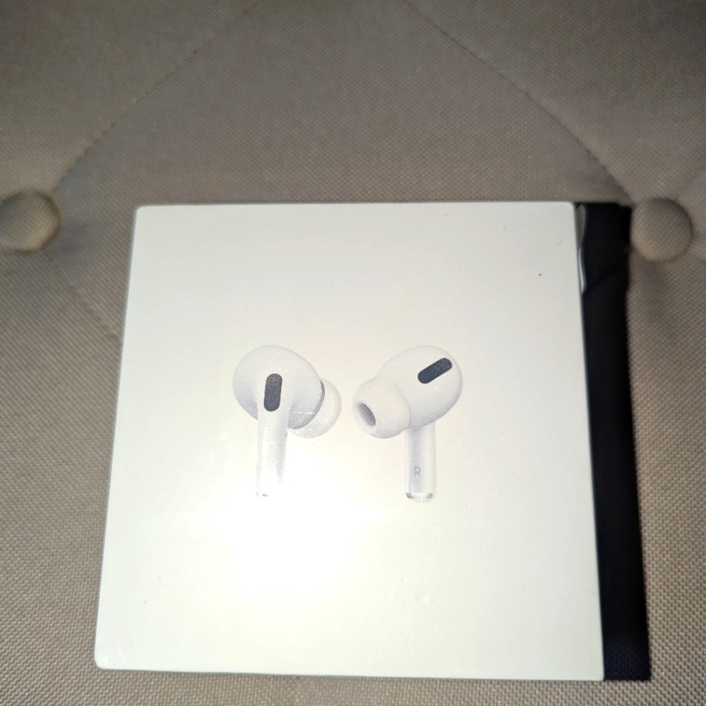 Airpods Pro with Wireless Charging Case